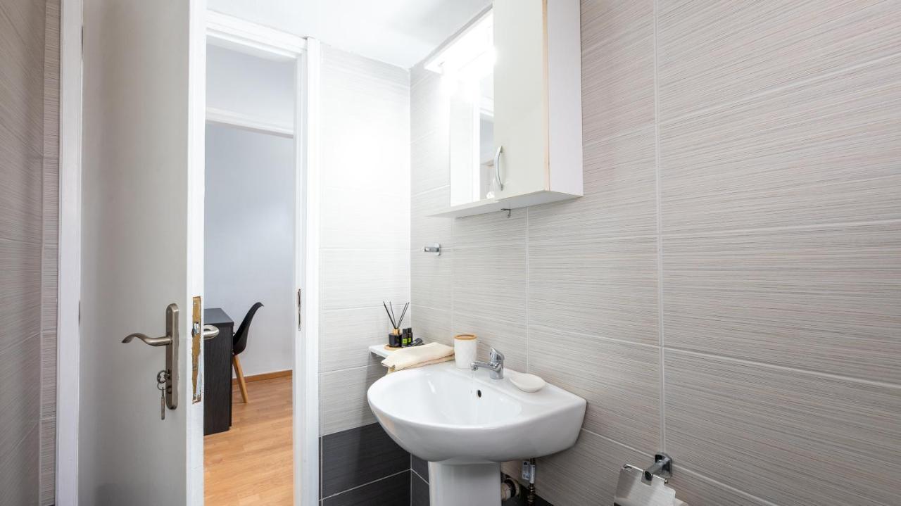 Aelia Apartment Artemida  Dış mekan fotoğraf